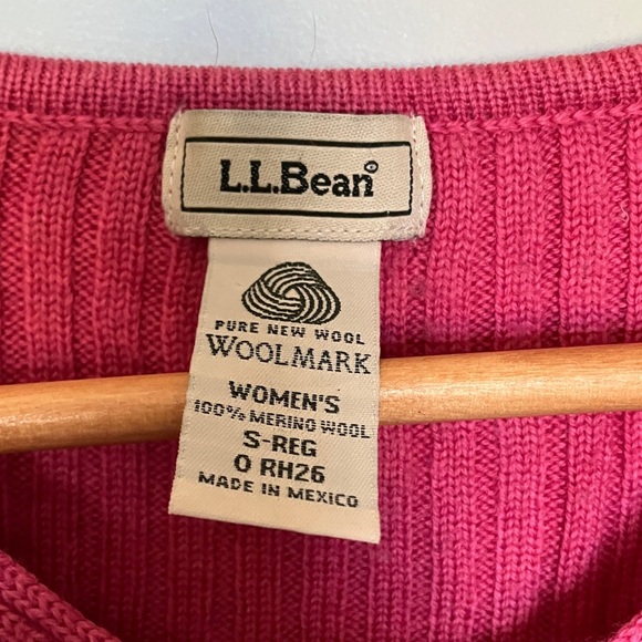 L.L. Bean 100% Merino Wool Women's V-Neck Ribbed Sweater in Pink - Picture 3 of 5
